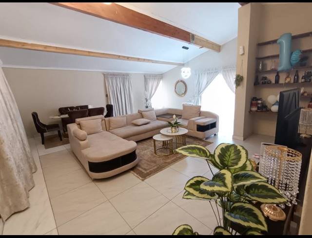 3 BEDROOM PROPERTY TO RENT IN BROMHOF